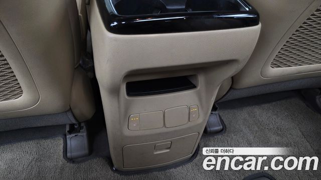 Kia Canival 2016 — photo 25
