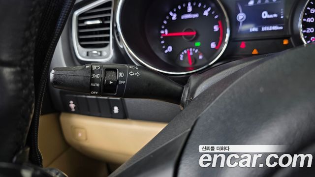 Kia Canival 2016 — photo 27