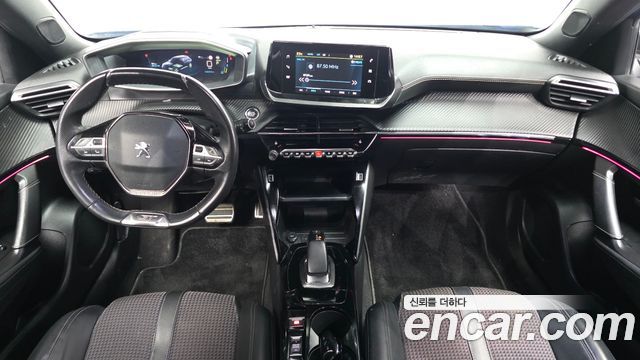Peugeot 2008 2021 — photo 10