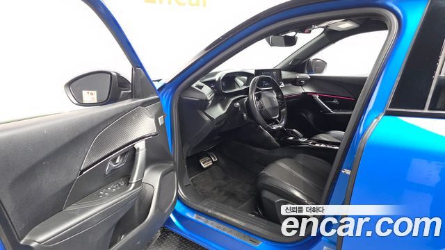 Peugeot 2008 2021 — photo 13