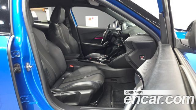 Peugeot 2008 2021 — photo 17
