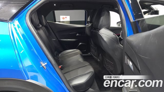 Peugeot 2008 2021 — photo 18
