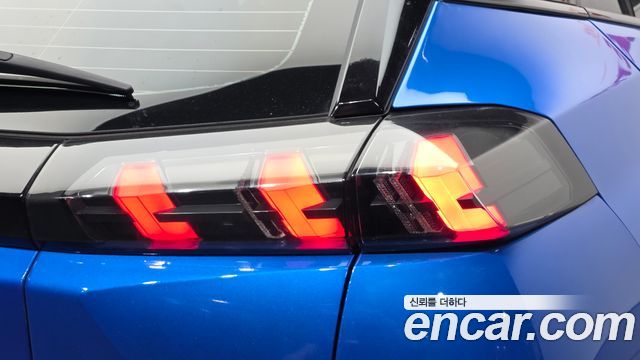 Peugeot 2008 2021 — photo 9