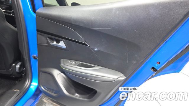 Peugeot 2008 2021 — photo 15