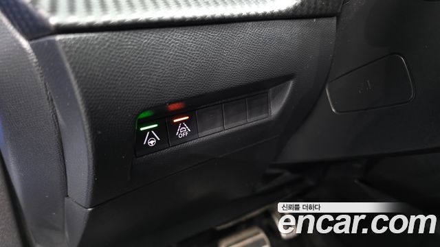 Peugeot 2008 2021 — photo 27