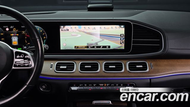 Mercedes-Benz GLE-Class 2021 — photo 14