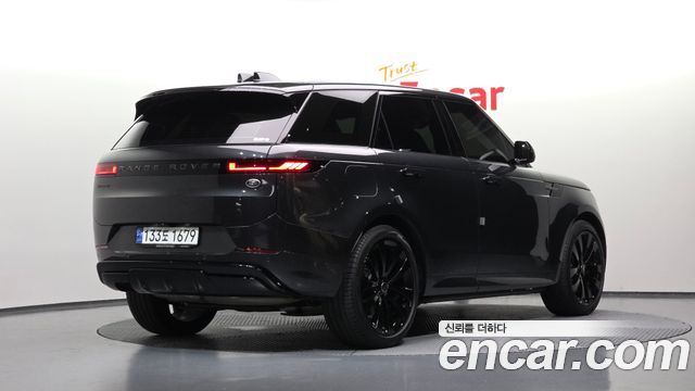 Land Rover Range Rover Sport 2023 — photo 2