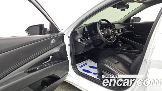 Hyundai AVANTE 2023 — photo 13