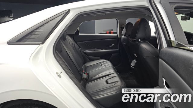 Hyundai AVANTE 2023 — photo 17