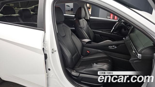 Hyundai AVANTE 2023 — photo 16