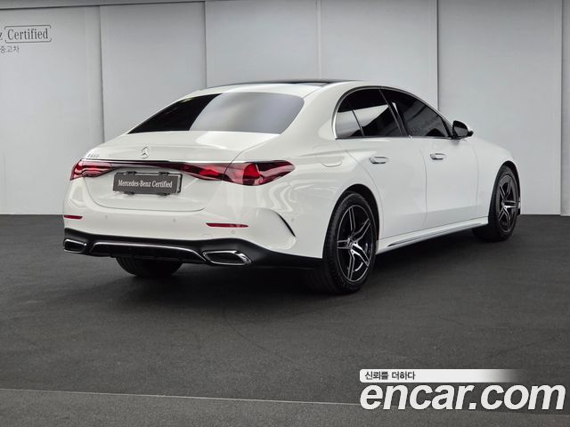 Mercedes-Benz E-Class 2026 — photo 2