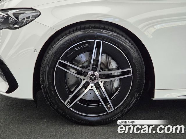 Mercedes-Benz E-Class 2026 — photo 5