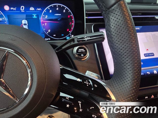 Mercedes-Benz E-Class 2026 — photo 9
