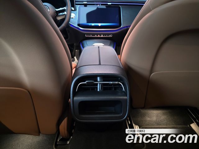 Mercedes-Benz E-Class 2026 — photo 12