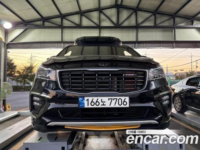Kia Canival 2019 — photo 1