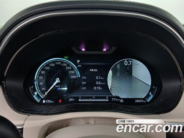 Genesis GV70 2023 — photo 11