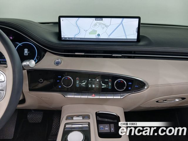 Genesis GV70 2023 — photo 20