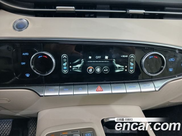 Genesis GV70 2023 — photo 26