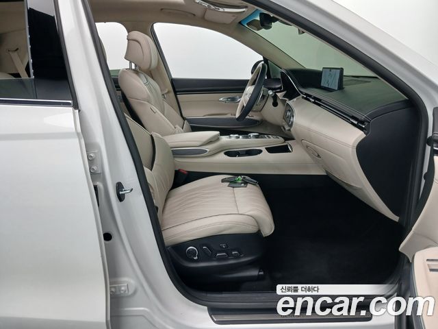 Genesis GV70 2023 — photo 16