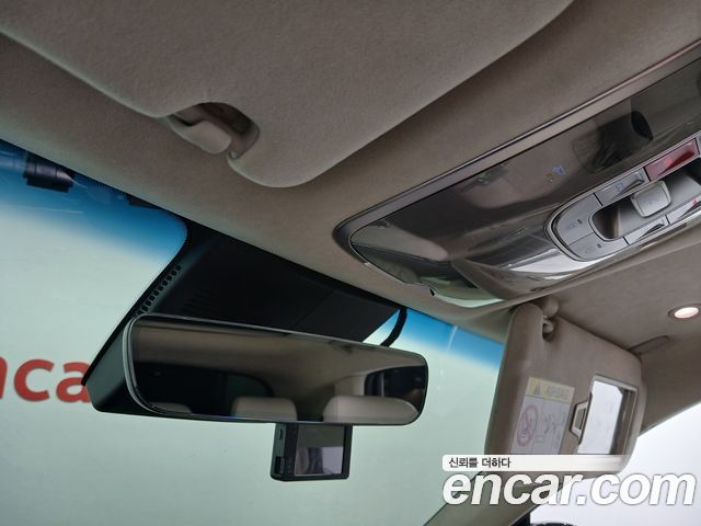 Genesis GV70 2023 — photo 31