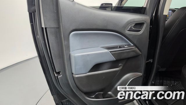 Chevrolet Korea Colorado 2022 — photo 15