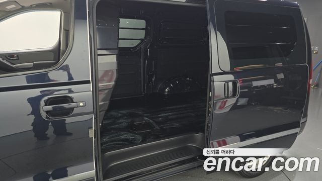 Hyundai Starex 2021 — photo 11