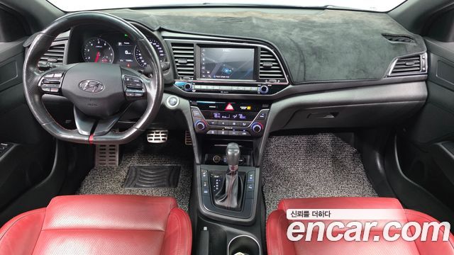 Hyundai AVANTE 2018 — photo 10