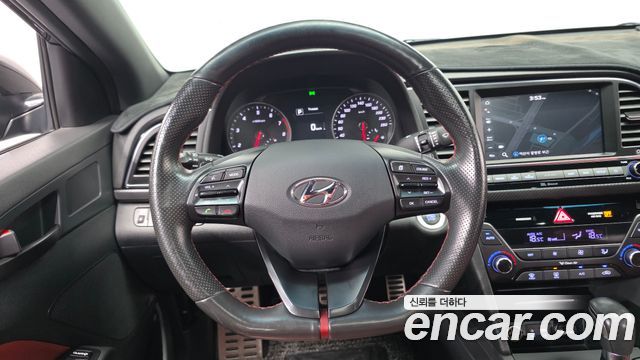 Hyundai AVANTE 2018 — photo 20