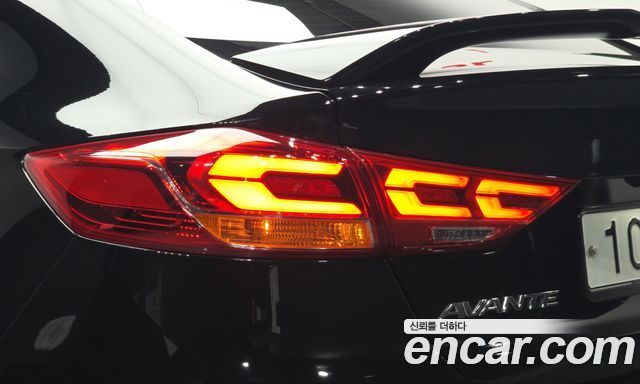 Hyundai AVANTE 2018 — photo 9