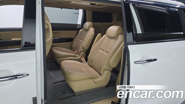 Kia Canival 2017 — photo 12