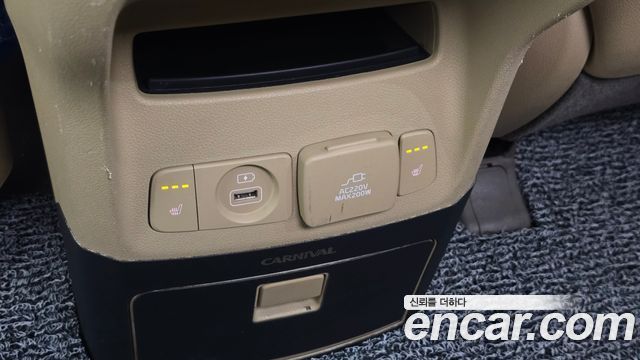 Kia Canival 2017 — photo 13