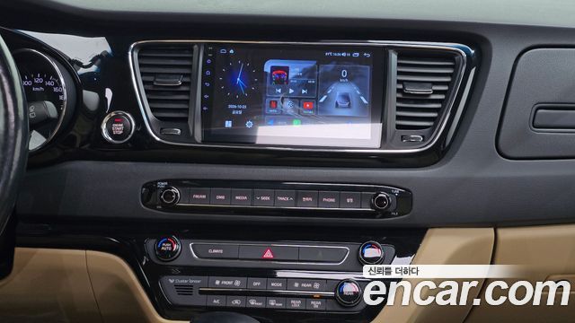 Kia Canival 2017 — photo 15