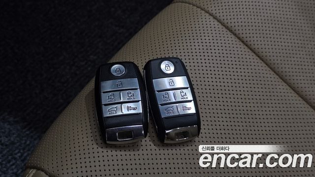 Kia Canival 2017 — photo 18