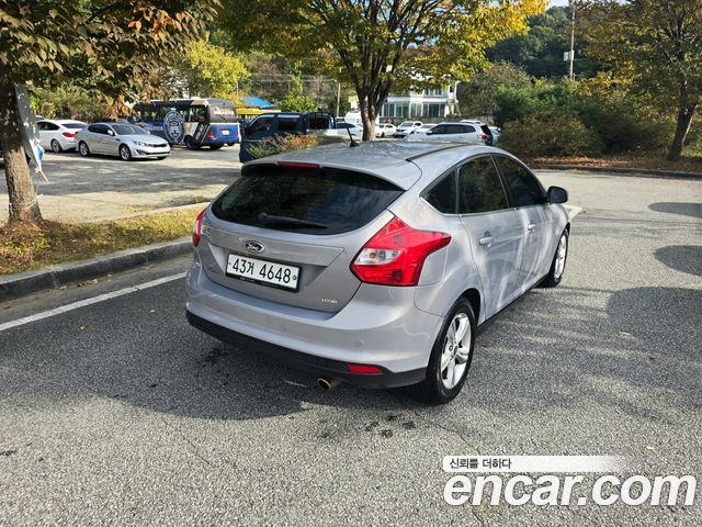 Ford Focus 2014 — photo 3