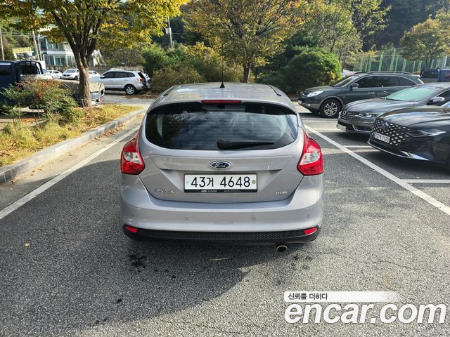 Ford Focus 2014 — photo 4