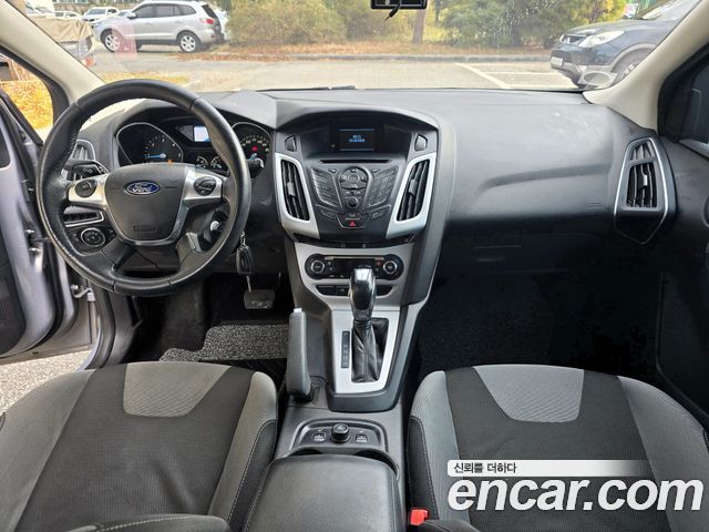Ford Focus 2014 — photo 7