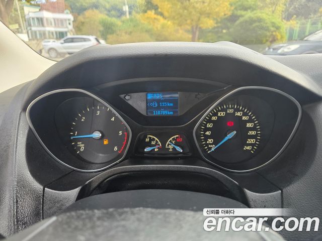 Ford Focus 2014 — photo 13