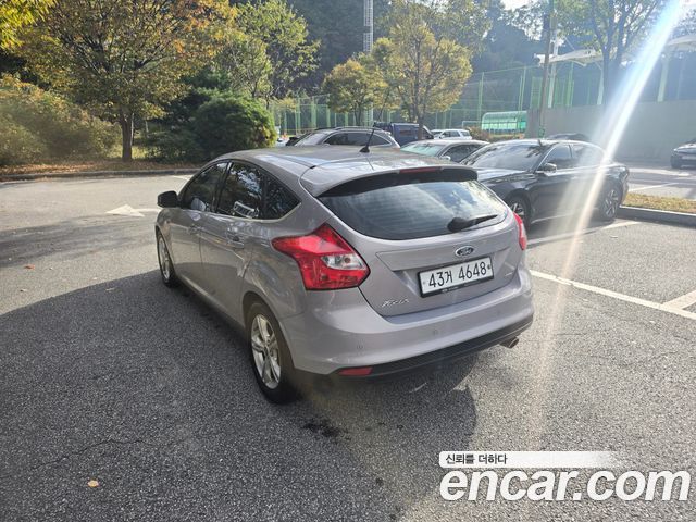Ford Focus 2014 — photo 19