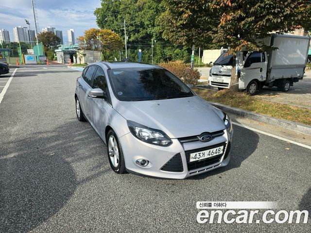Ford Focus 2014 — photo 20