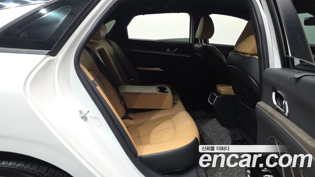 Kia K5 2022 — photo 17