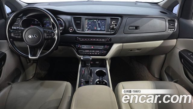 Kia Canival 2019 — photo 7
