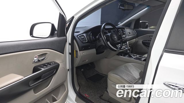 Kia Canival 2019 — photo 10