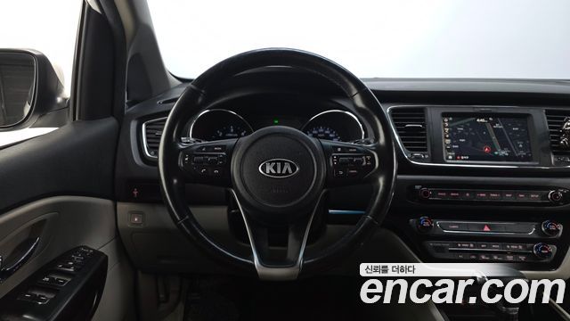 Kia Canival 2019 — photo 14