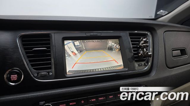 Kia Canival 2019 — photo 16