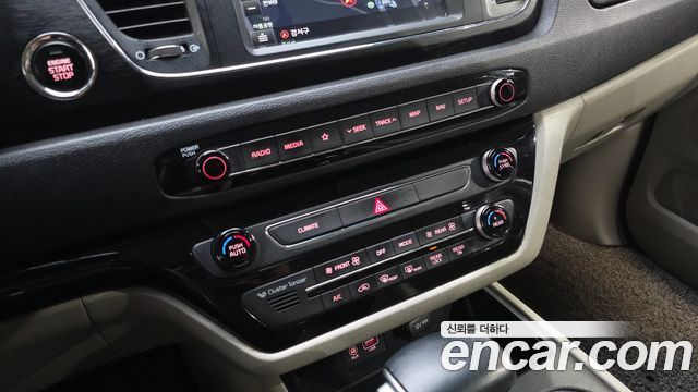 Kia Canival 2019 — photo 17