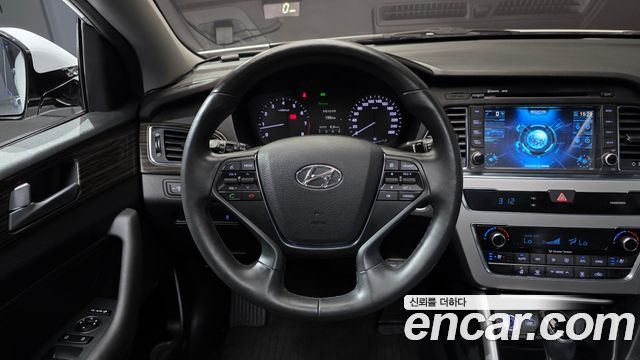 Hyundai Sonata 2015 — photo 19
