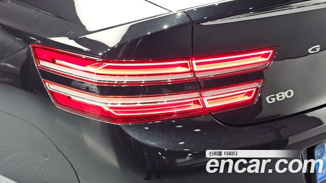 Genesis G80 2022 — photo 9