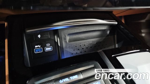 Genesis G80 2022 — photo 32