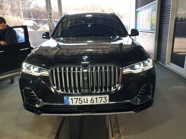 BMW X7 2021 — фото осмотра 1